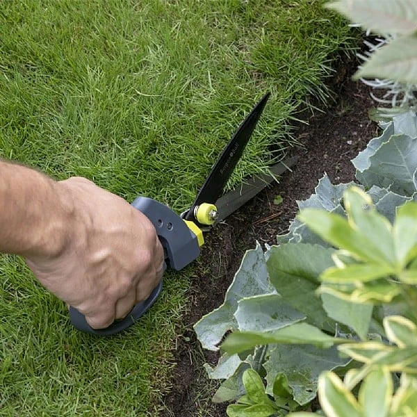 Burgon & Ball RHS Single Handed Grass Shear 4 Burgon & Ball RHS Single Handed Grass Shear - Image 2