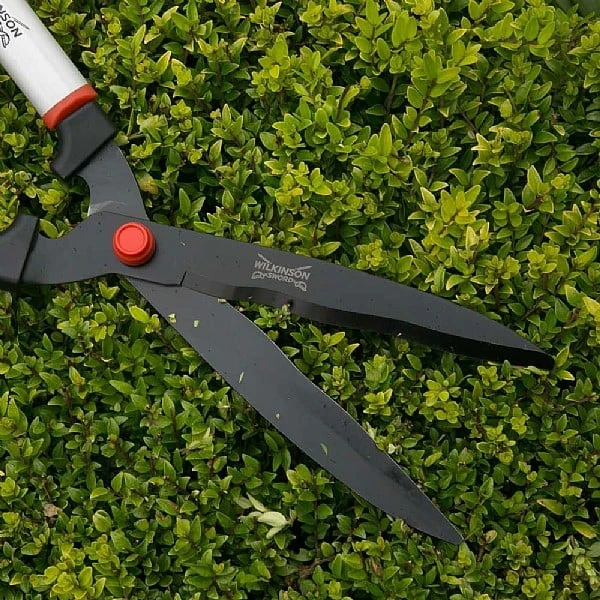 Wilkinson Sword Wavy Blade Hedge Shears 4 Wilkinson Sword Wavy Blade Hedge Shears - Image 2
