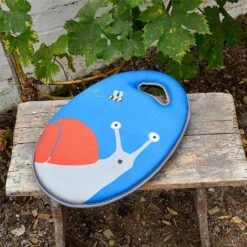 National Trust Childrens Snail Kneeler 7 National Trust Childrens Snail Kneeler -Greentide Garden Store 1147362 3