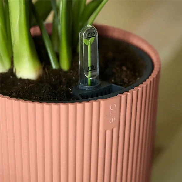 Elho Vibes Fold Round Planter 22cm Delicate Pink 5 Elho Vibes Fold Round Planter 22cm Delicate Pink - Image 3