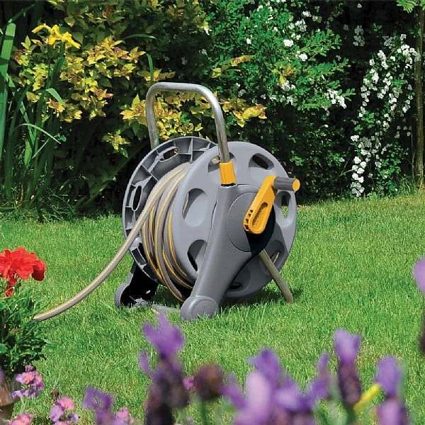 Hozelock 45m Capacity Hose Reel With 25m Hose & Fittings 4 Hozelock 45m Capacity Hose Reel With 25m Hose & Fittings - Image 2